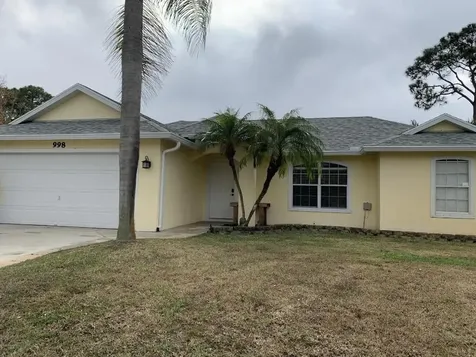 998 SW N Globe Avenue Port St Lucie FL 34953