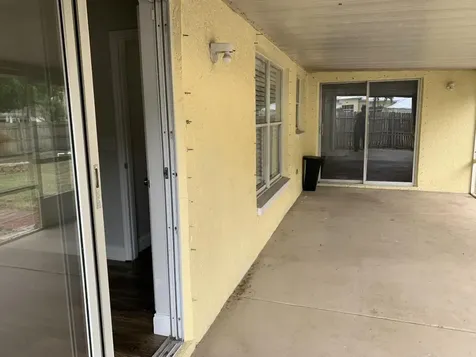 998 SW N Globe Avenue Port St Lucie FL 34953