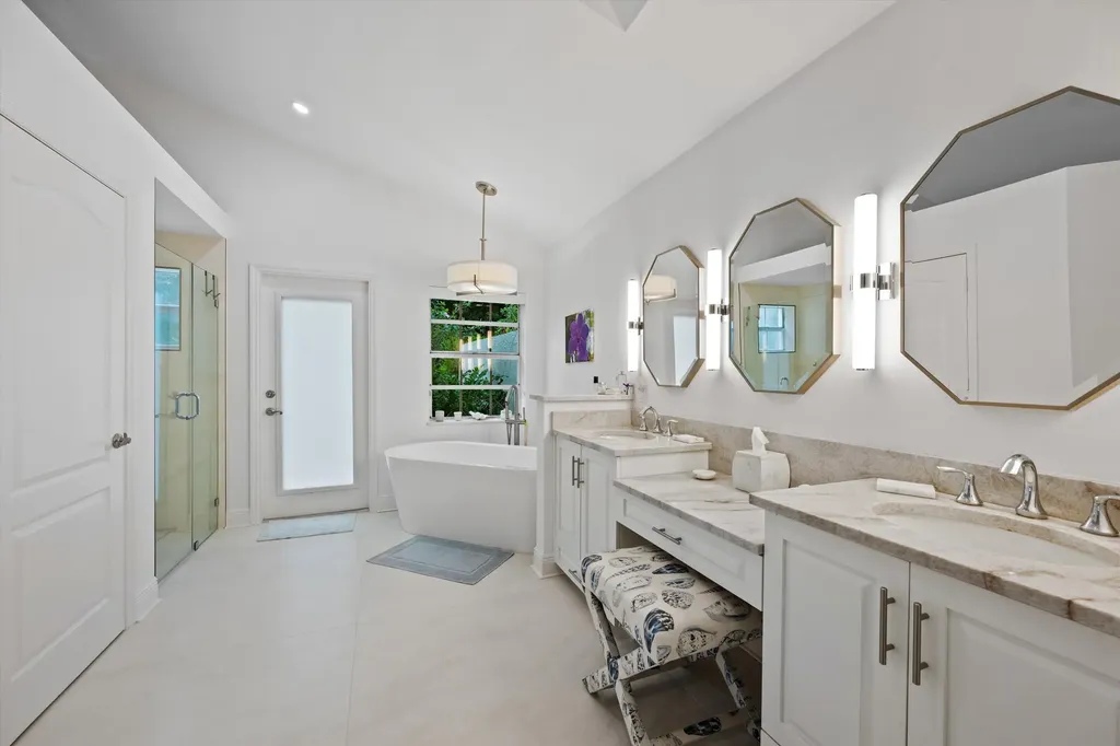 9221 Heathridge Drive West Palm Beach FL 33411