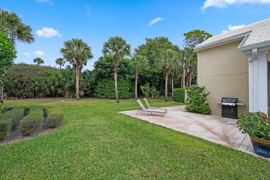 9221 Heathridge Drive West Palm Beach FL 33411