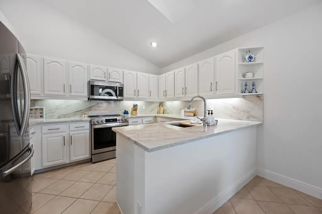 9221 Heathridge Drive West Palm Beach FL 33411
