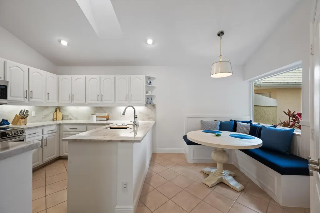 9221 Heathridge Drive West Palm Beach FL 33411