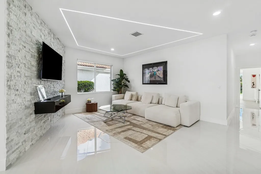 5239 Suffolk Drive Boca Raton FL 33496