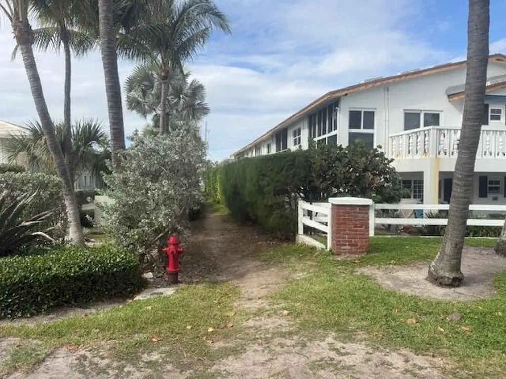 5520 N Ocean Boulevard Ocean Ridge FL 33435