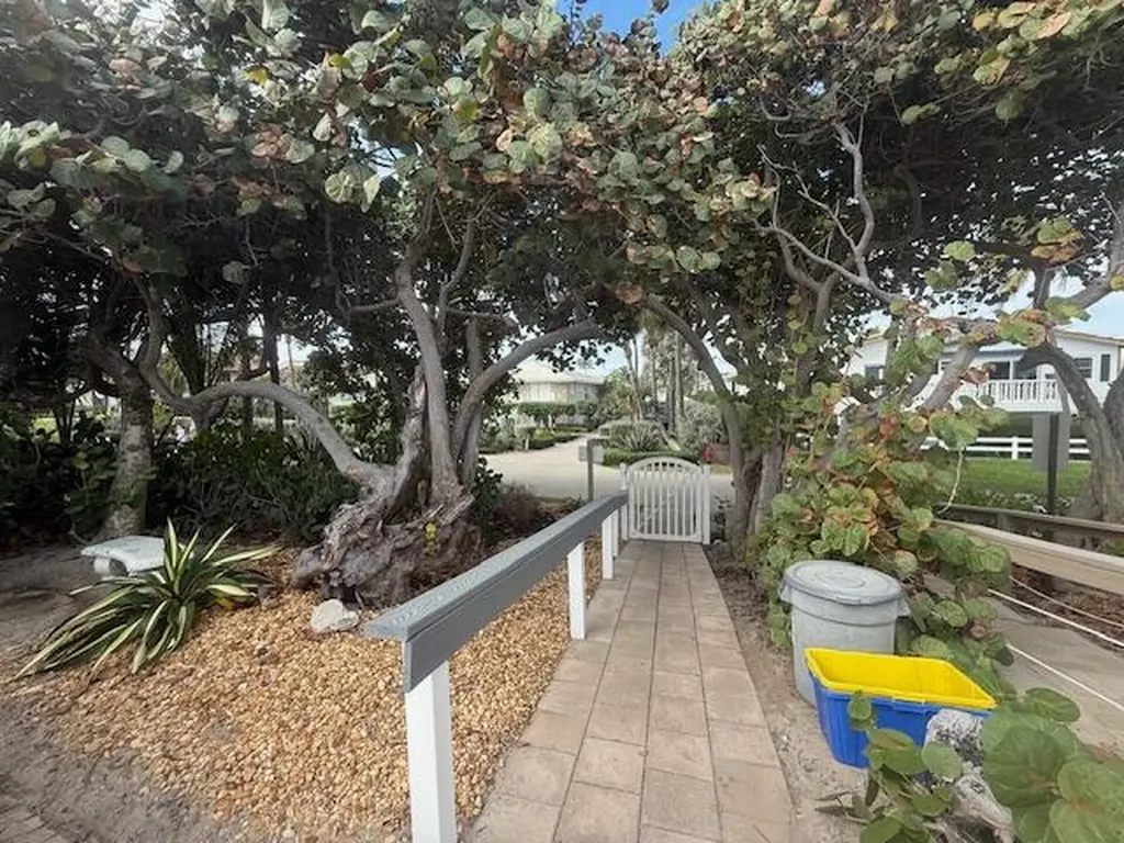 5520 N Ocean Boulevard Ocean Ridge FL 33435