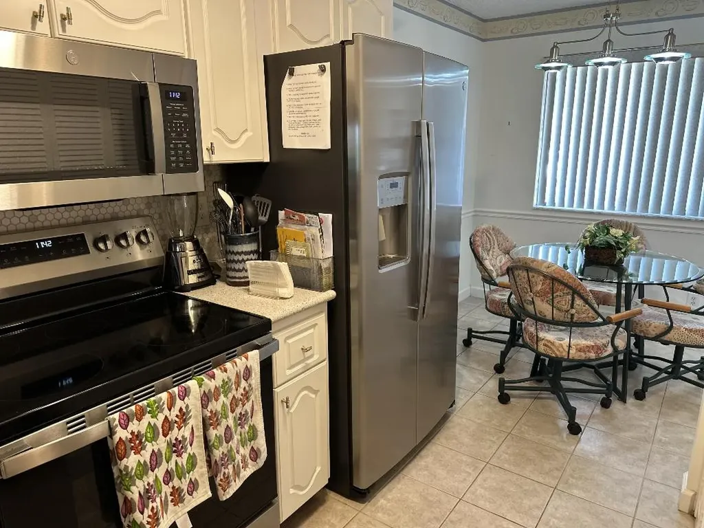3138 Via Poinciana Lake Worth FL 33467