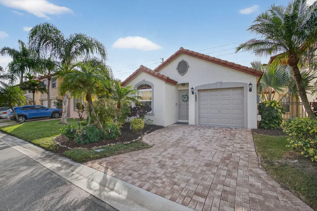 1095 Via Jardin Riviera Beach FL 33418