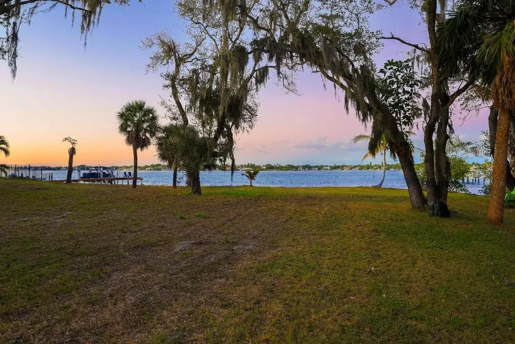 953 Thayer Lane Jupiter FL 33458