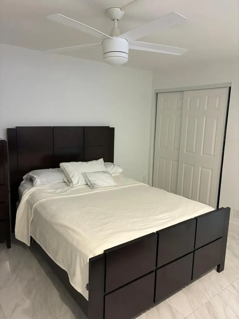 5749 Camino Del Sol Boca Raton FL 33433
