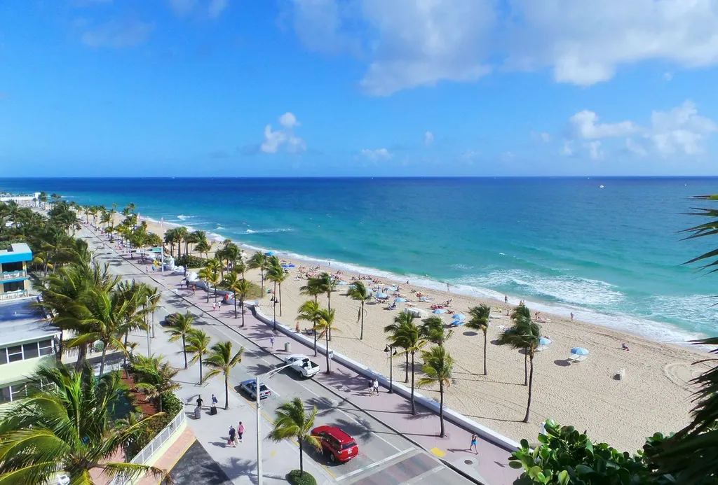 5749 Camino Del Sol Boca Raton FL 33433