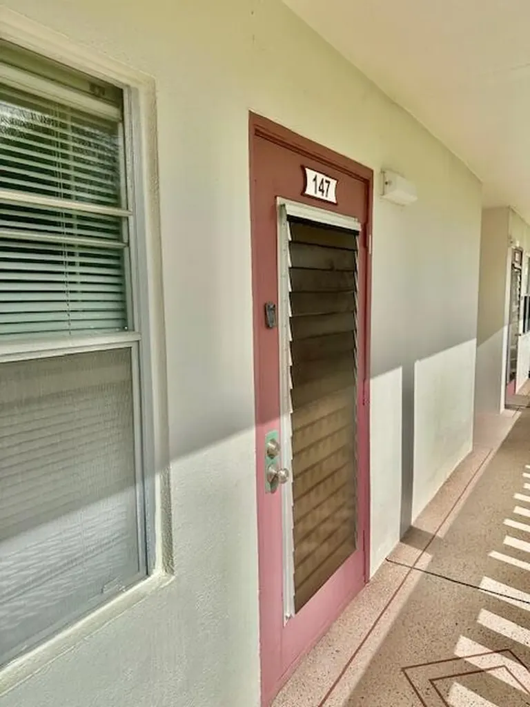 147 Fanshaw D Boca Raton FL 33434