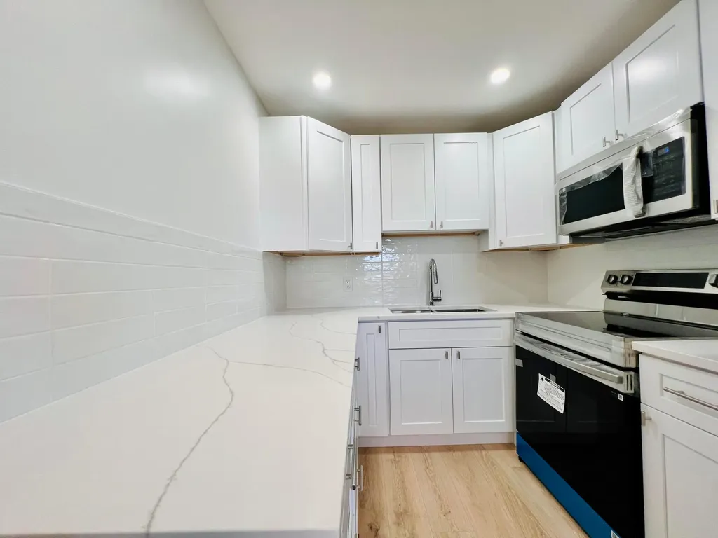 130 Chatham F West Palm Beach FL 33417