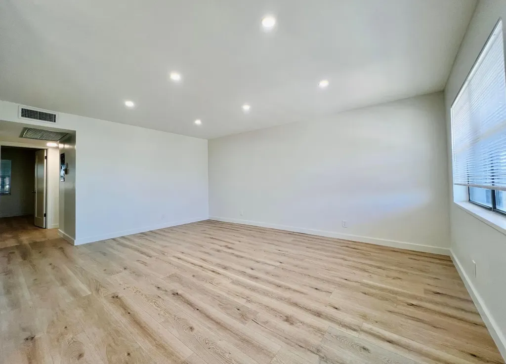 130 Chatham F West Palm Beach FL 33417