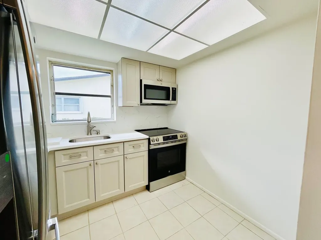 2878 Ashley Drive E West Palm Beach FL 33415