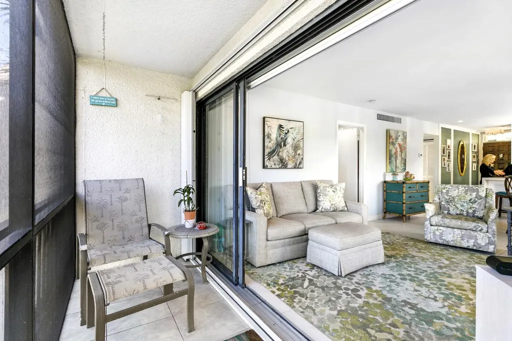 2550 Presidential Way West Palm Beach FL 33401