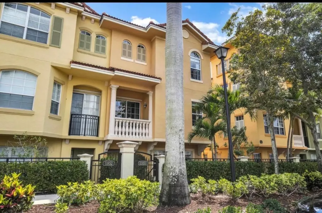 11850 Valencia Gardens Avenue Palm Beach Gardens FL 33410