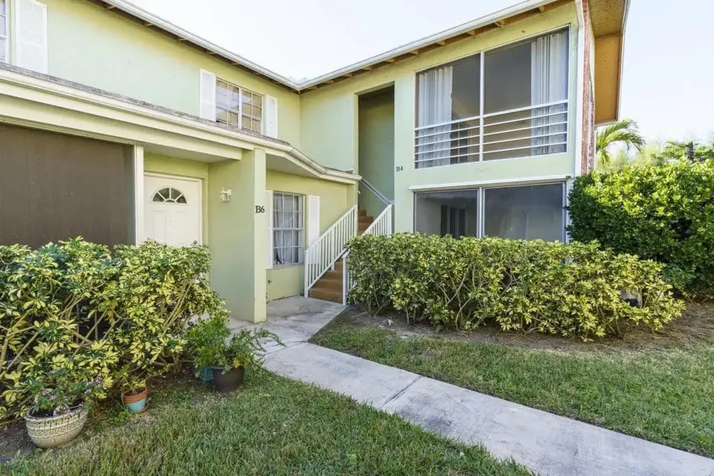 12036 Alternate A1a Palm Beach Gardens FL 33410