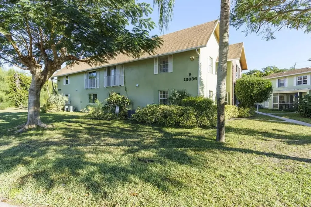 12036 Alternate A1a Palm Beach Gardens FL 33410