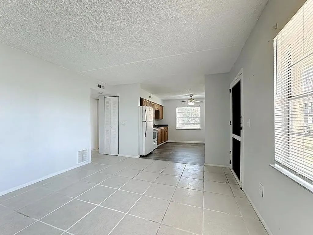 Xx 694 Michigan Court St. Cloud FL 34769
