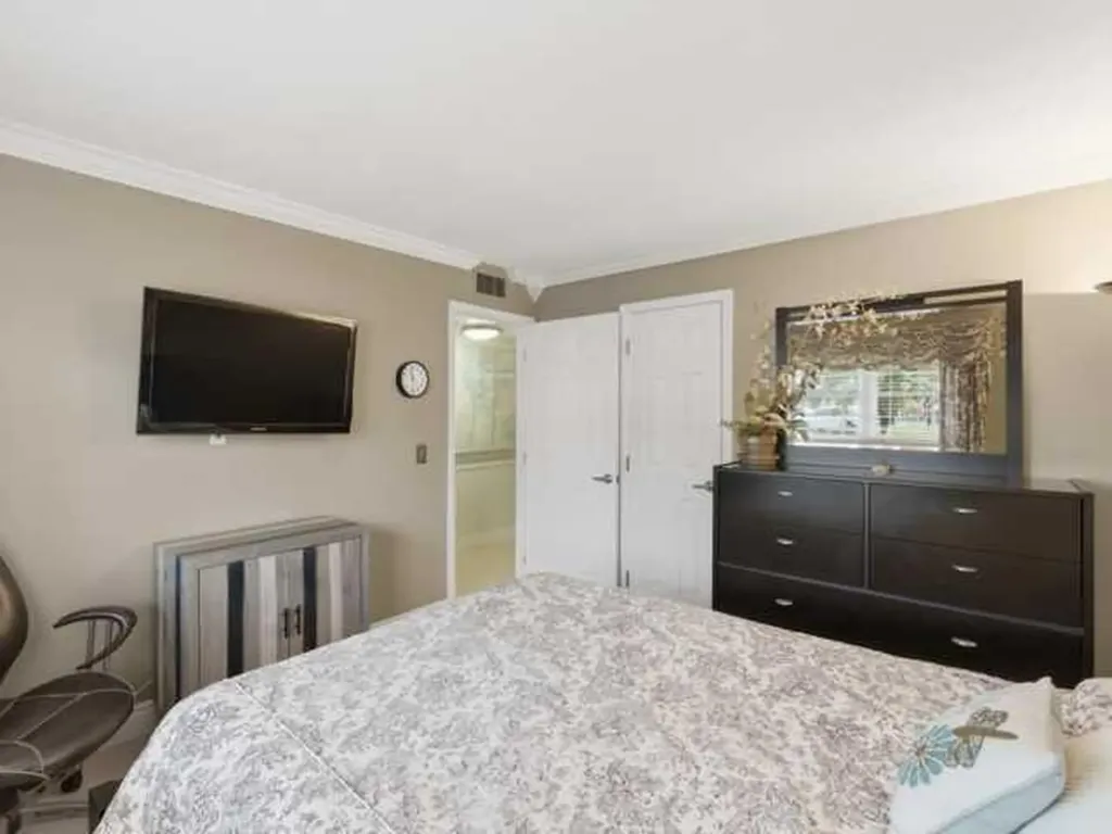 2615 NE 1st Court Boynton Beach FL 33435