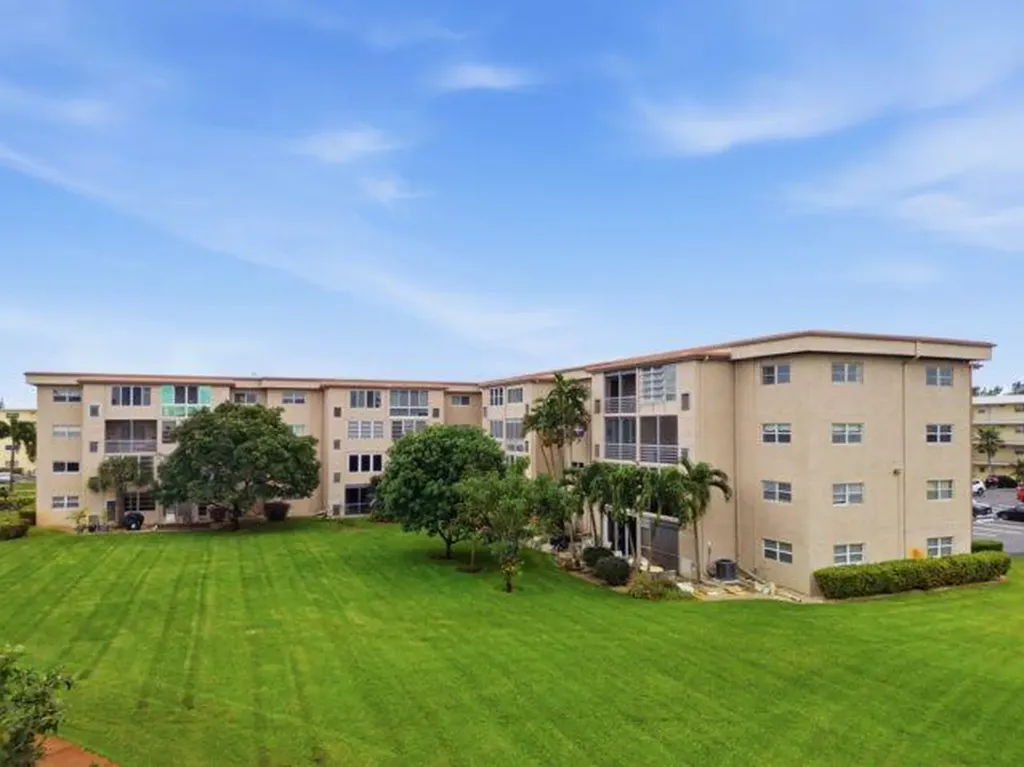 2615 NE 1st Court Boynton Beach FL 33435