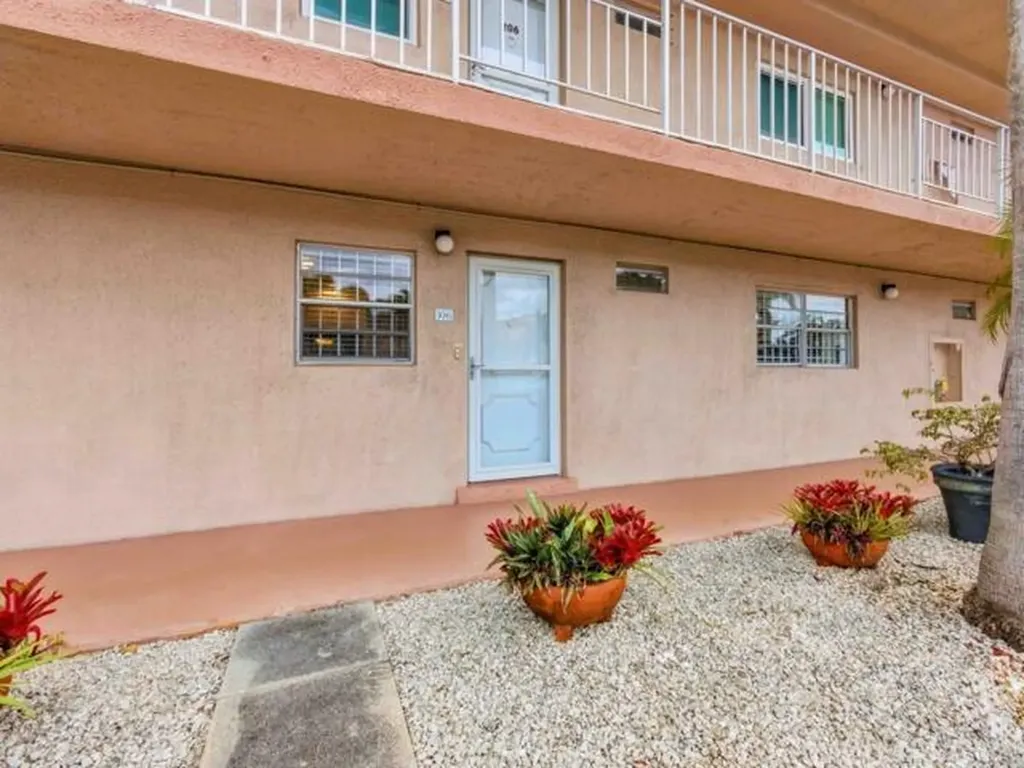 2615 NE 1st Court Boynton Beach FL 33435