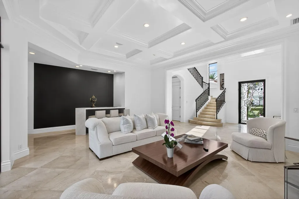 213 Via Palacio Palm Beach Gardens FL 33418