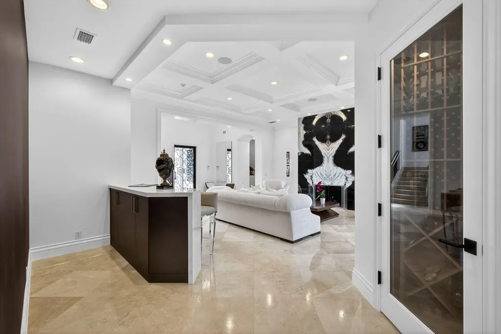213 Via Palacio Palm Beach Gardens FL 33418