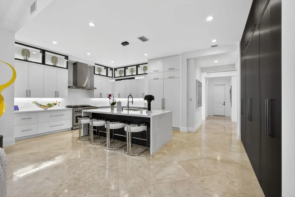 213 Via Palacio Palm Beach Gardens FL 33418