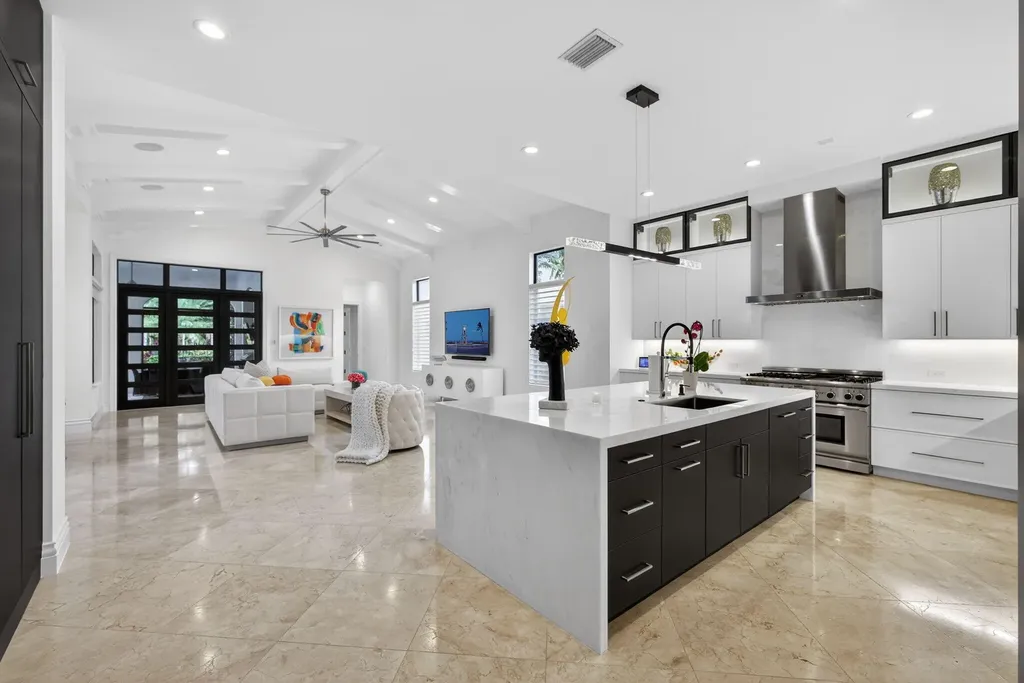213 Via Palacio Palm Beach Gardens FL 33418