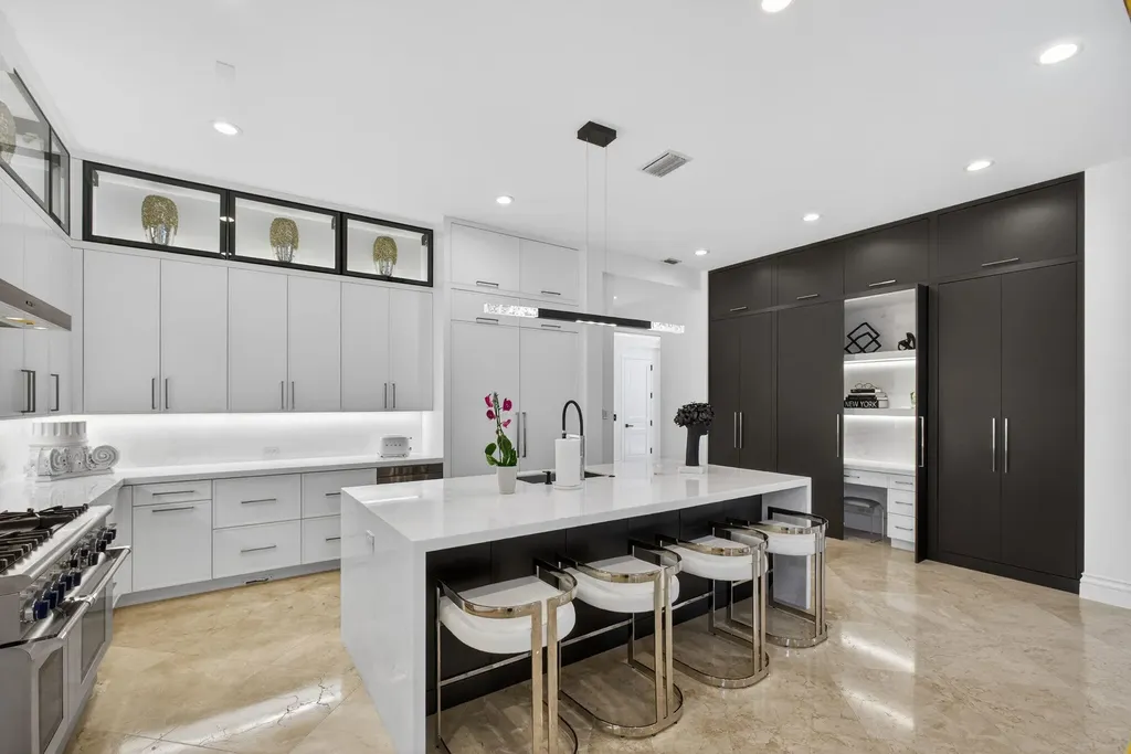 213 Via Palacio Palm Beach Gardens FL 33418