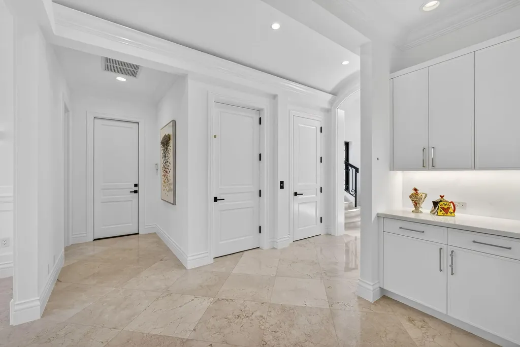 213 Via Palacio Palm Beach Gardens FL 33418