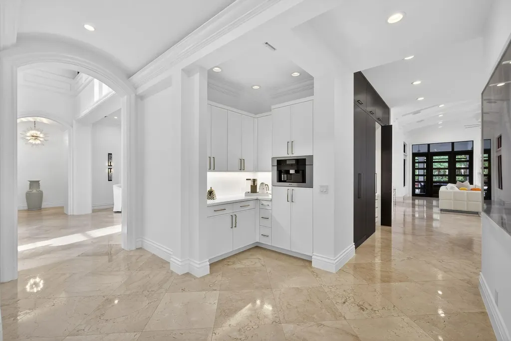213 Via Palacio Palm Beach Gardens FL 33418