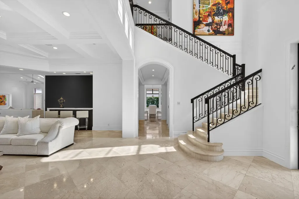 213 Via Palacio Palm Beach Gardens FL 33418