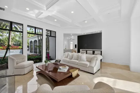 213 Via Palacio Palm Beach Gardens FL 33418