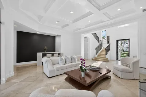 213 Via Palacio Palm Beach Gardens FL 33418