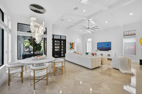 213 Via Palacio Palm Beach Gardens FL 33418