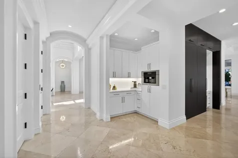 213 Via Palacio Palm Beach Gardens FL 33418