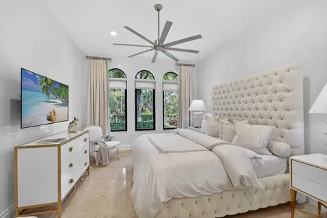 213 Via Palacio Palm Beach Gardens FL 33418
