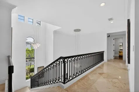 213 Via Palacio Palm Beach Gardens FL 33418