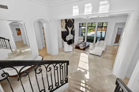 213 Via Palacio Palm Beach Gardens FL 33418