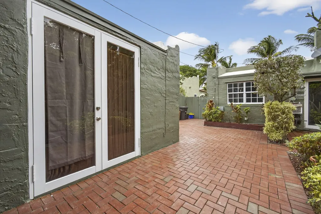 616 Upland Road West Palm Beach FL 33401