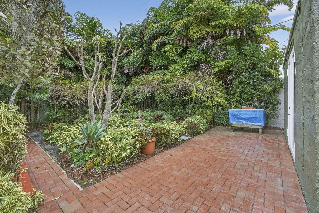 616 Upland Road West Palm Beach FL 33401