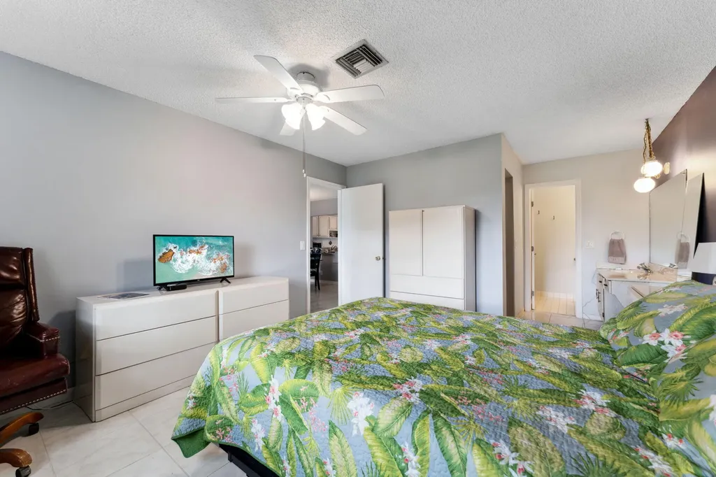 1130 Cactus Terrace Delray Beach FL 33445
