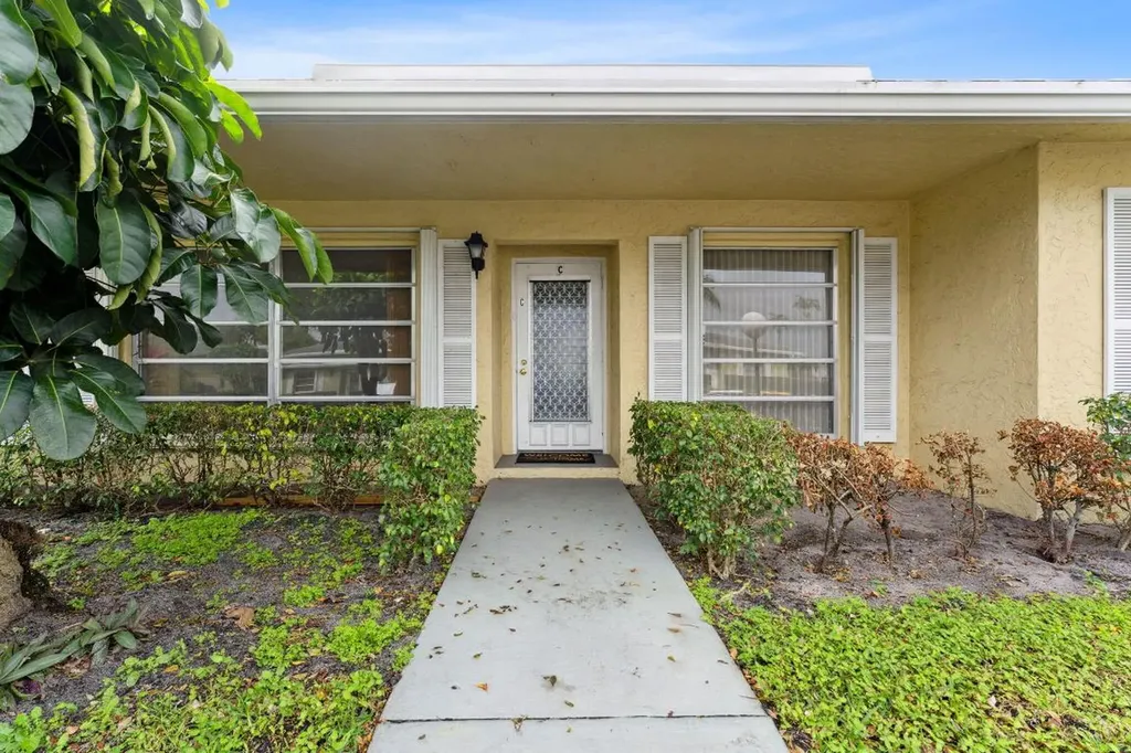 1130 Cactus Terrace Delray Beach FL 33445