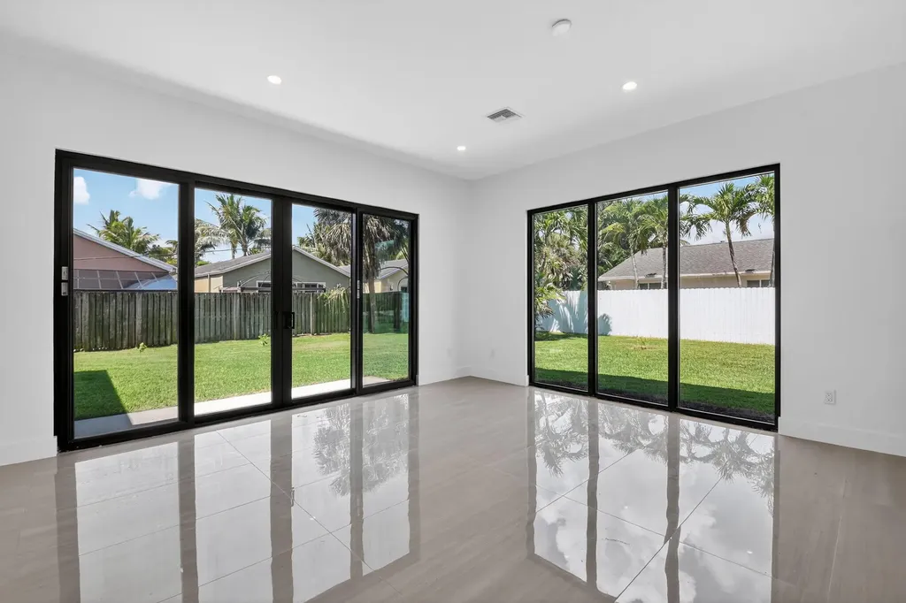 3920 Espan Court Palm Springs FL 33461