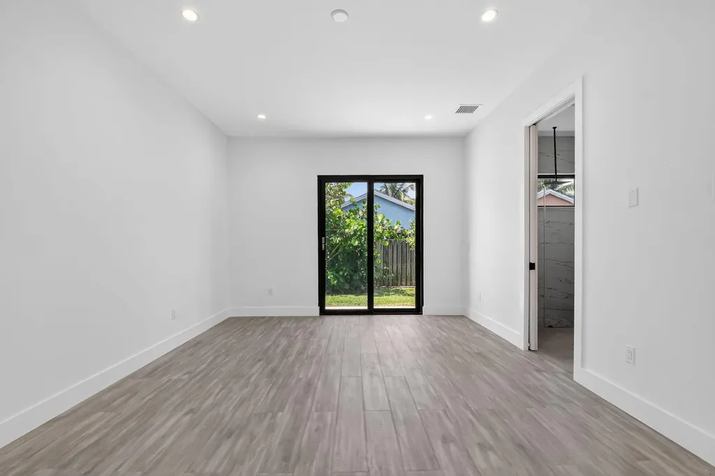 3920 Espan Court Palm Springs FL 33461