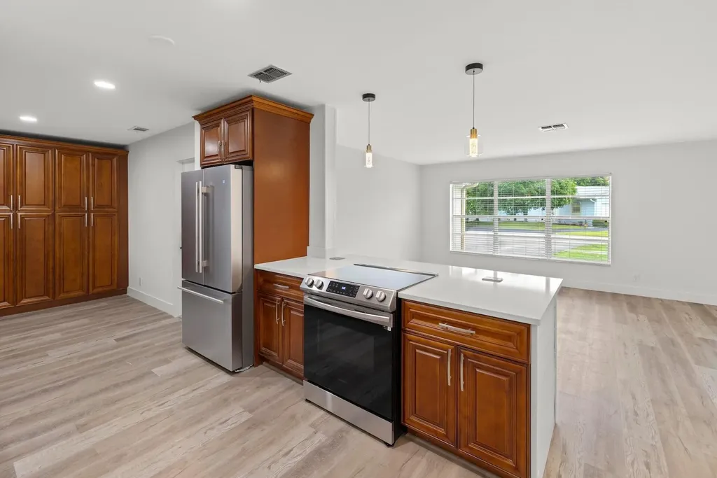 4473 Pine Garden Lane Lake Worth FL 33467