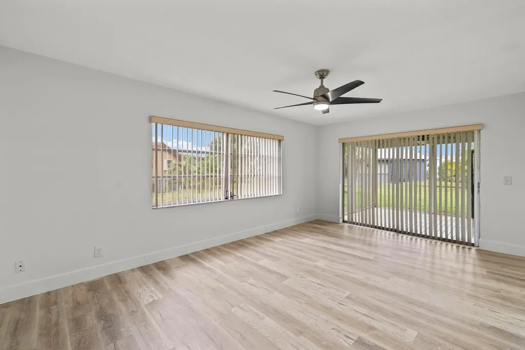 4473 Pine Garden Lane Lake Worth FL 33467