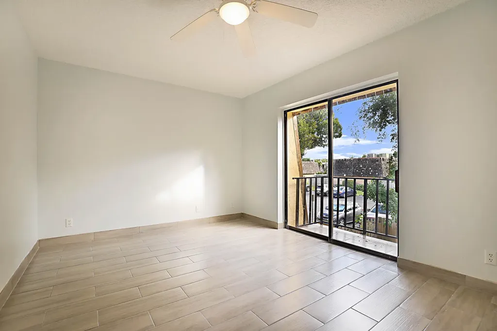 253 Woodland Road Palm Springs FL 33461
